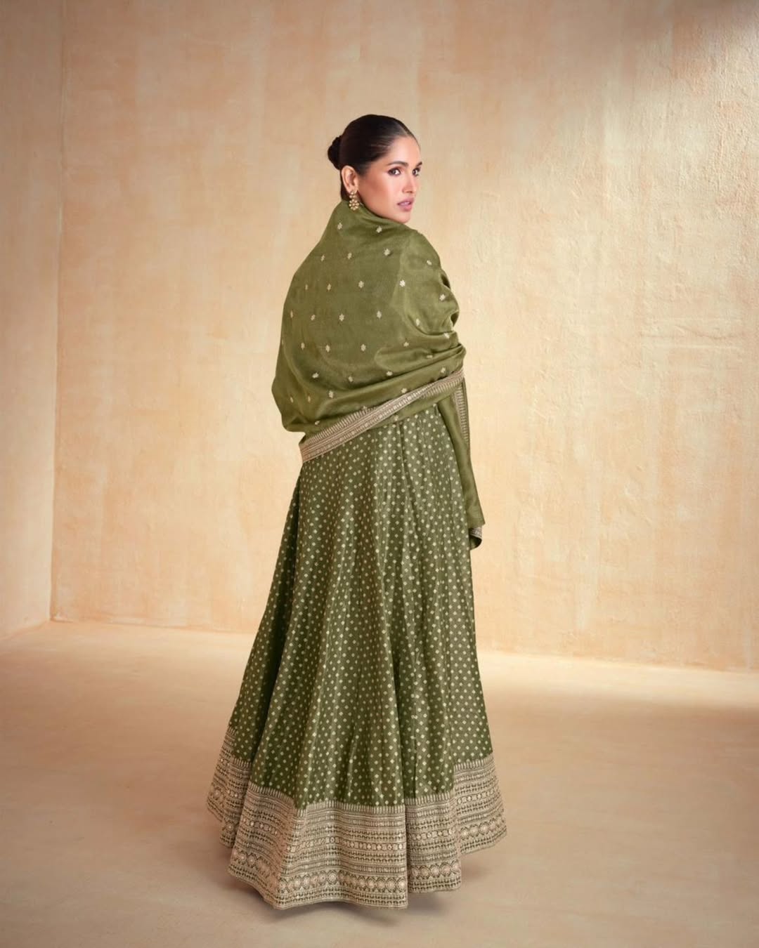 Raag-e-Riwaayat - Classic Organza Traditional Suit