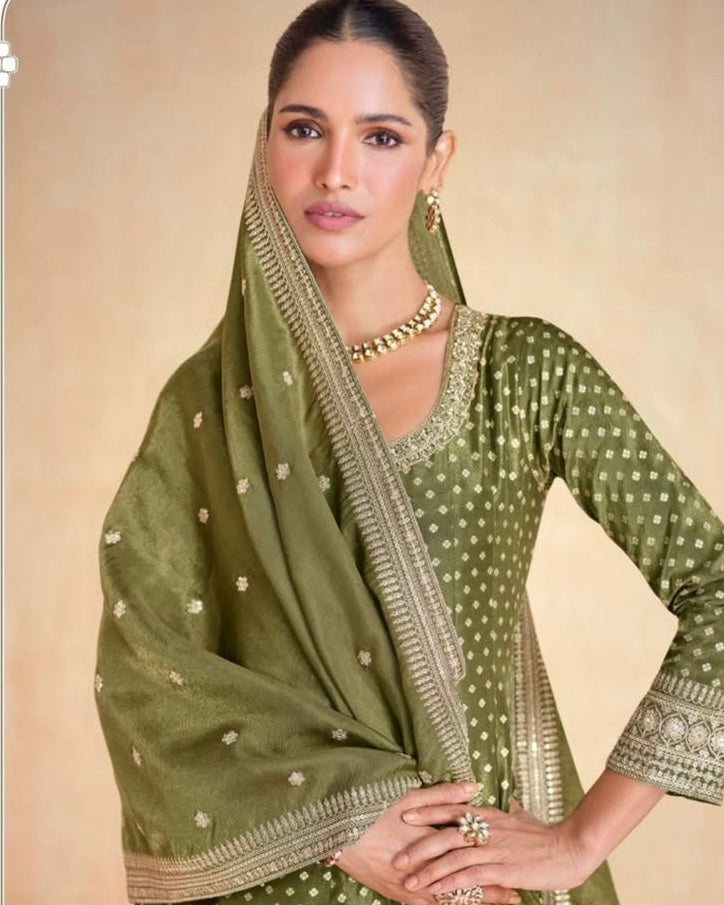 Raag-e-Riwaayat - Classic Organza Traditional Suit