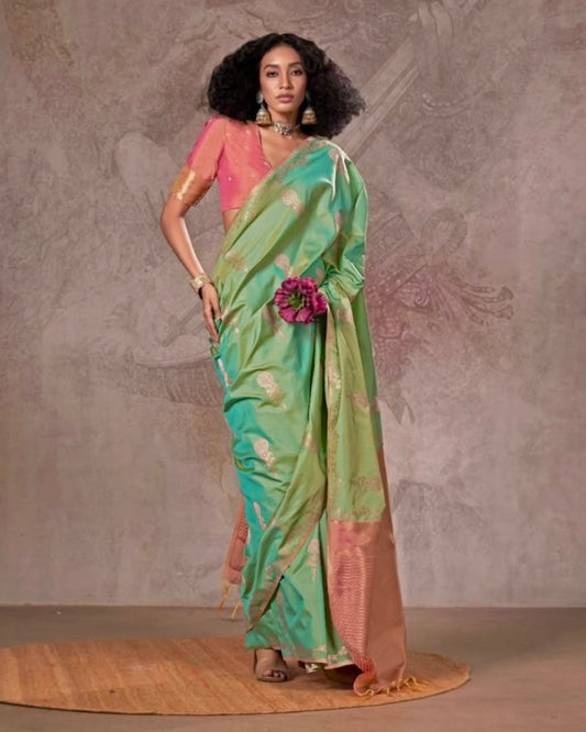 Emerald Glow - Two-Tone Handloom Silk Saree with Contrast Pallu