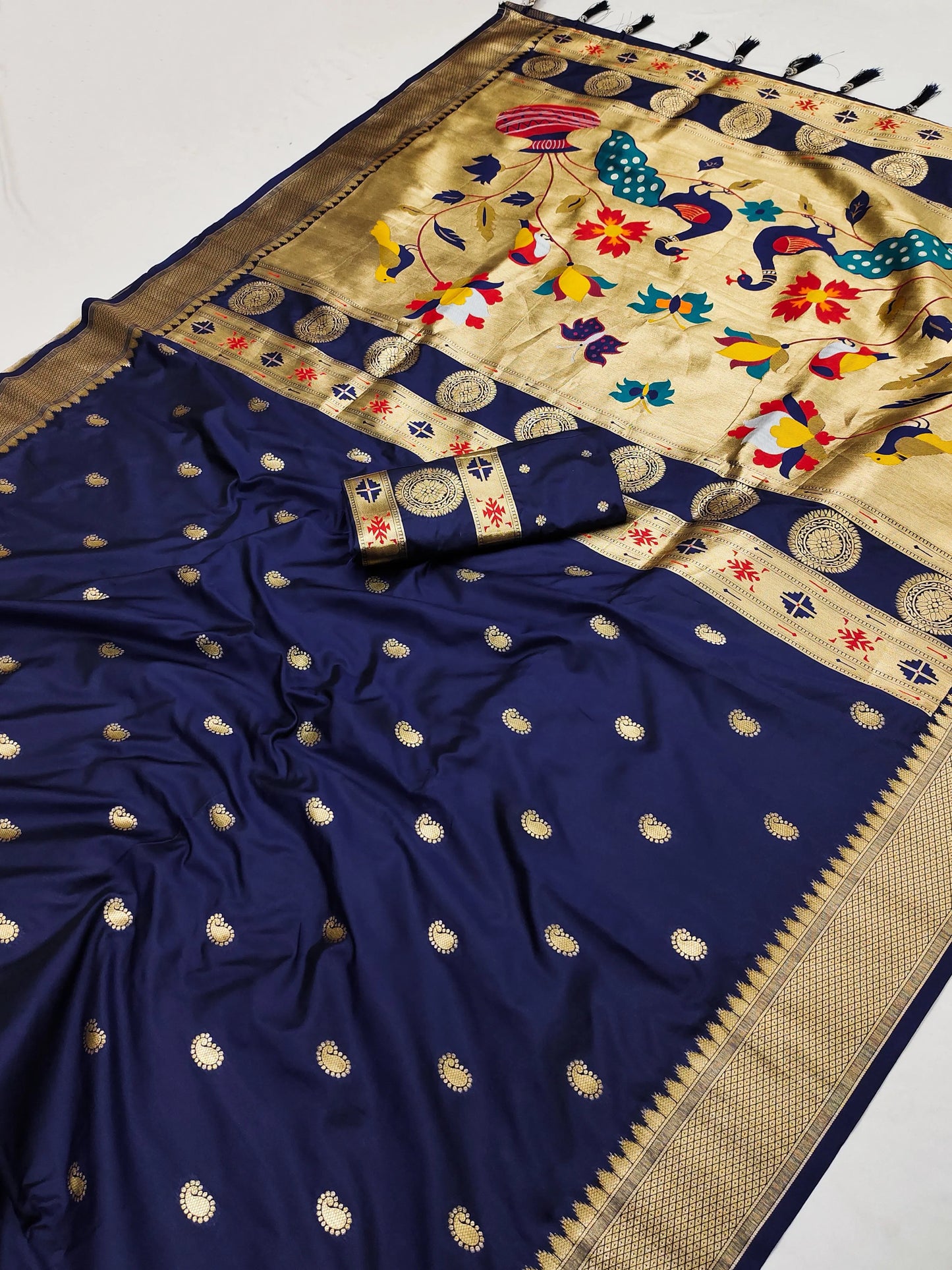 Regal Threads – Paithani Silk Saree with Zari Weaving & Peacock Pallu
