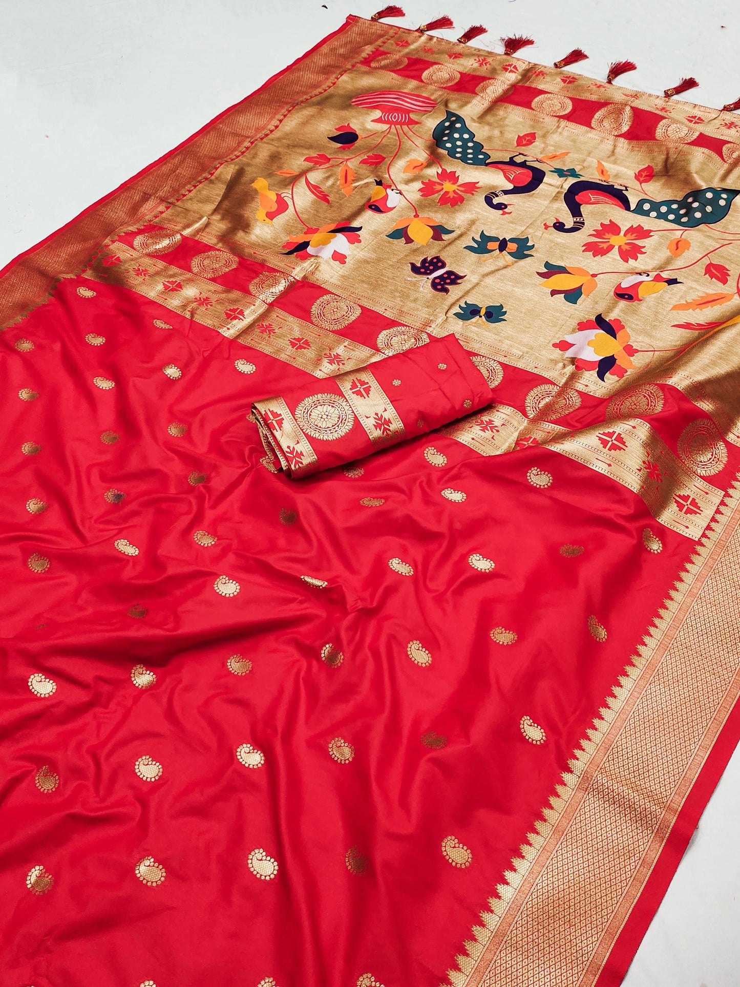 Regal Threads – Paithani Silk Saree with Zari Weaving & Peacock Pallu
